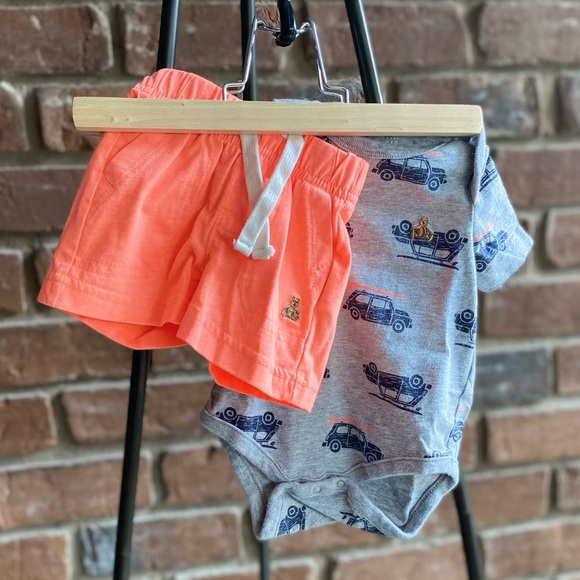 0-3M Gap Bodysuit - Grey with Cars - Picture 3 of 3